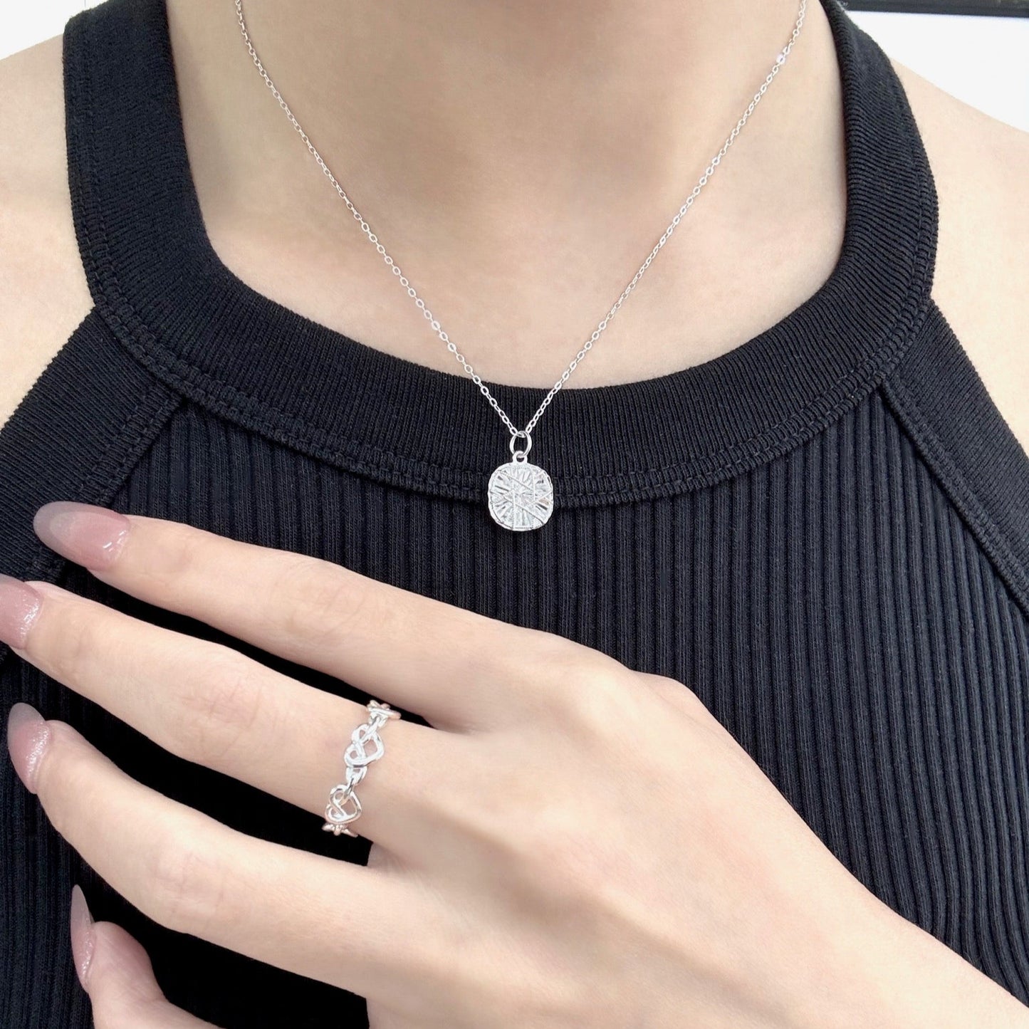 Mila Necklace