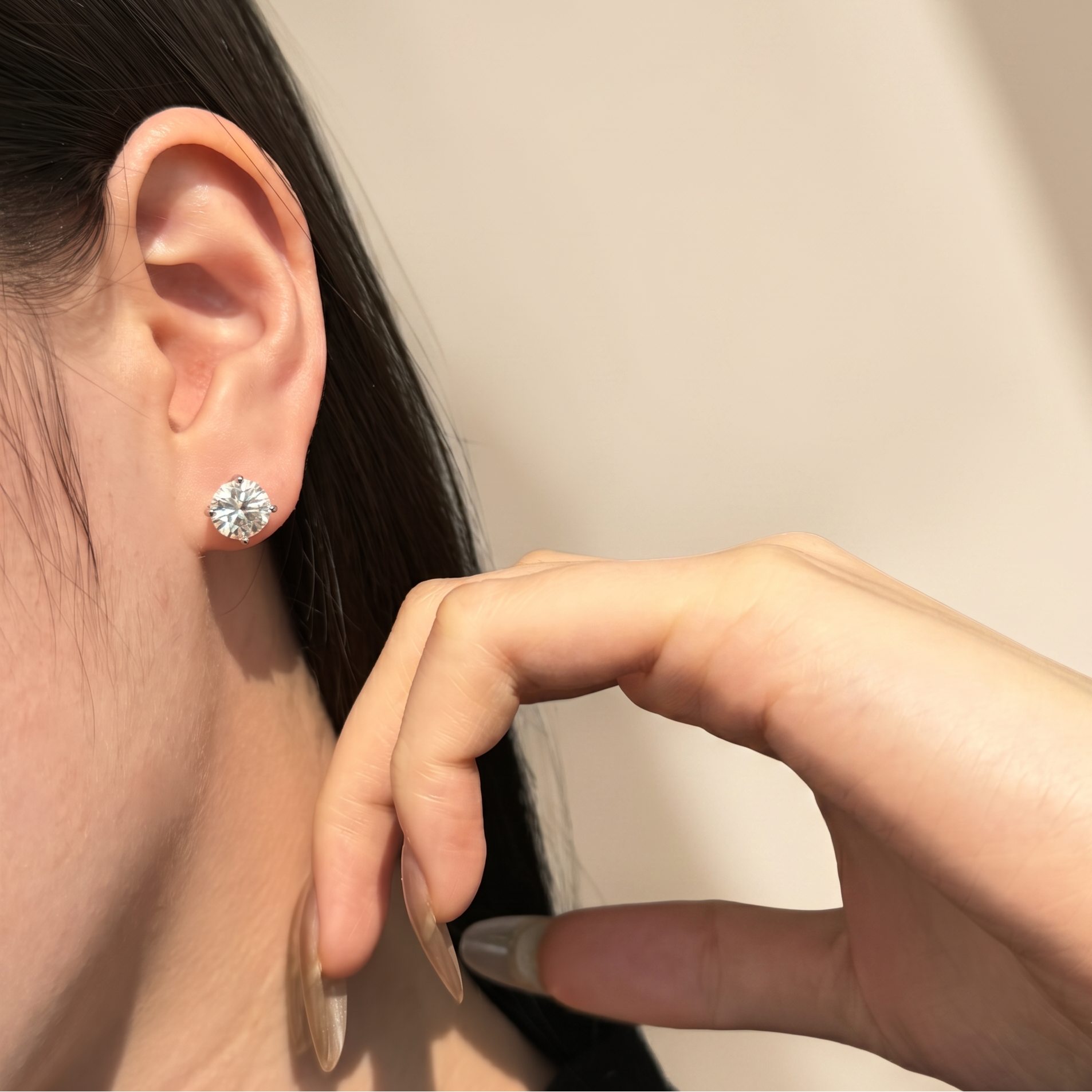 Solène Solitaire Stud Earrings
